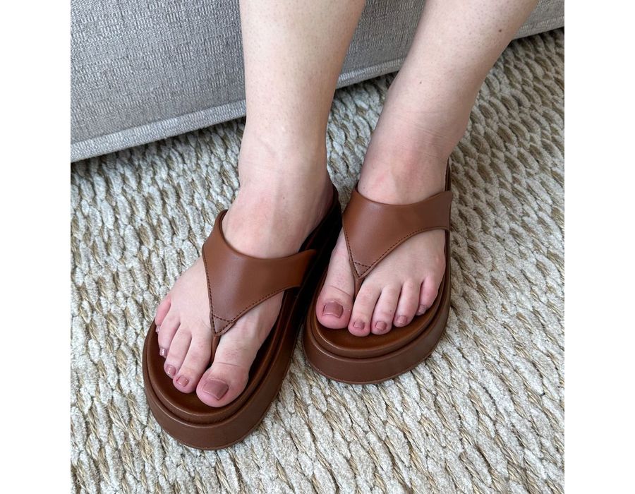 Flatform Elaine Caramelo | KUENTO SHOES